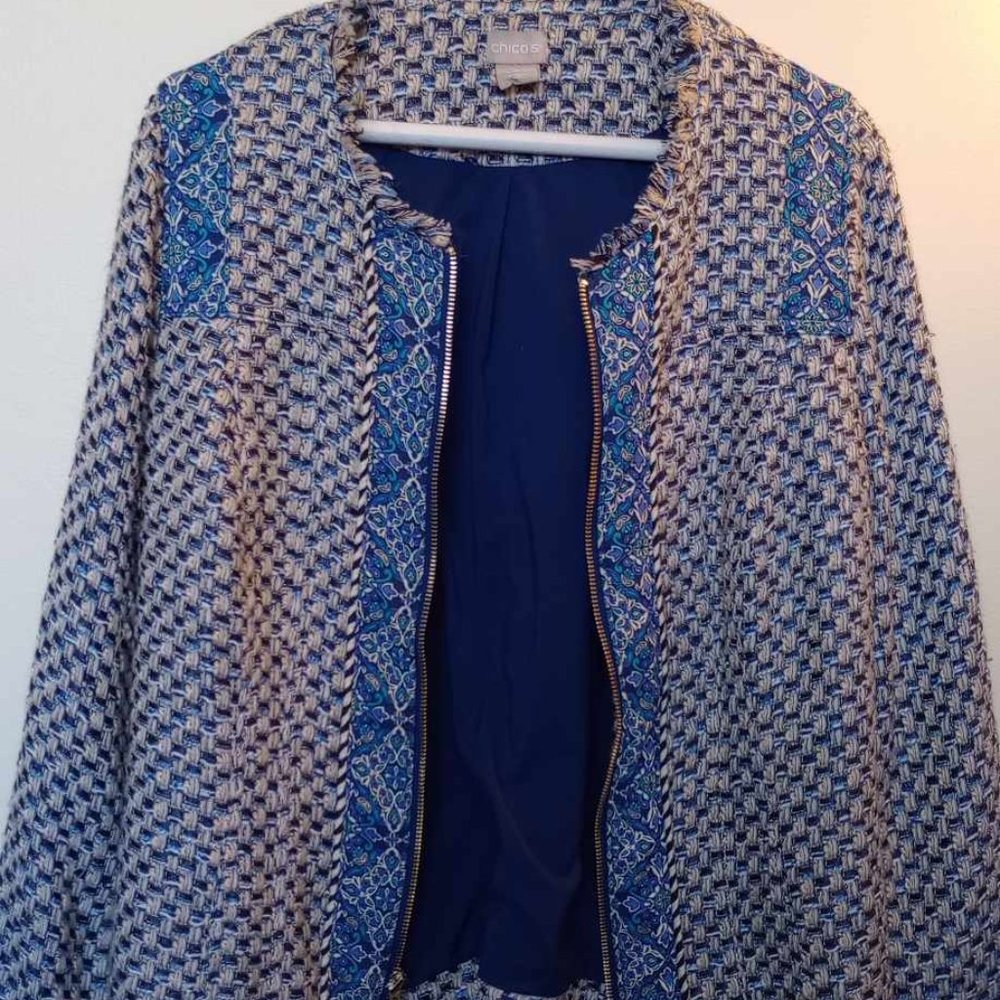 Like new Chico’s Tweed Jacket Women’s size 1 (US 8/10) Tweed material